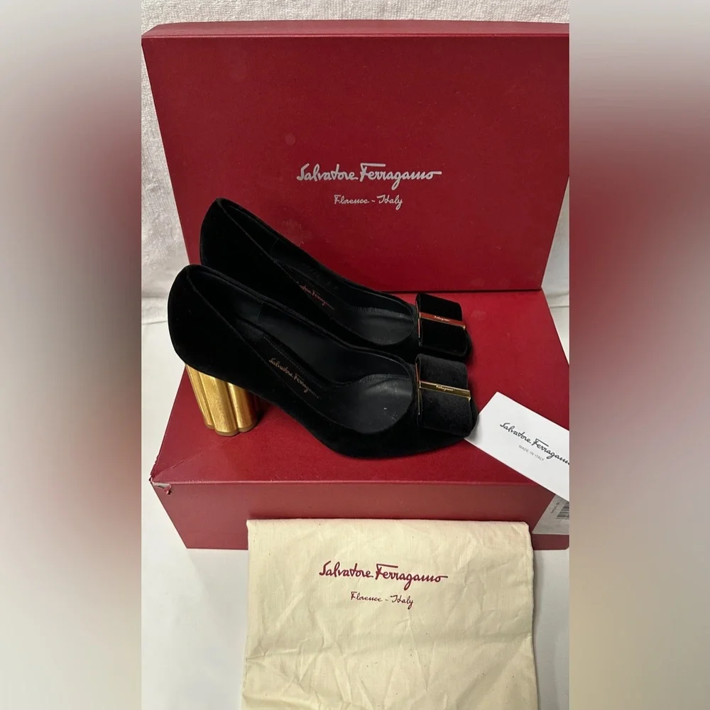 NIB SALVATORE FERRAGAMO Women's Capua Velvet Floral Heel Pumps